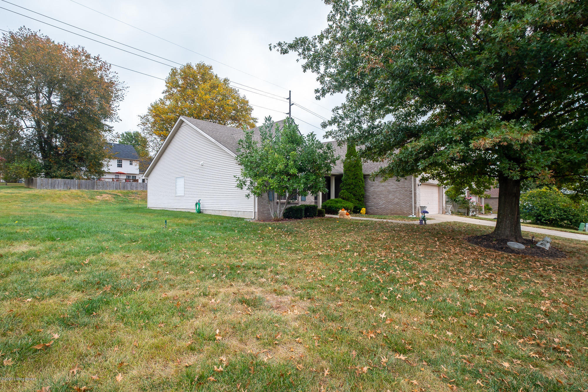 9601 Long Rifle Lane Louisville, KY 40228 - Photo 12 of 32 Small-30