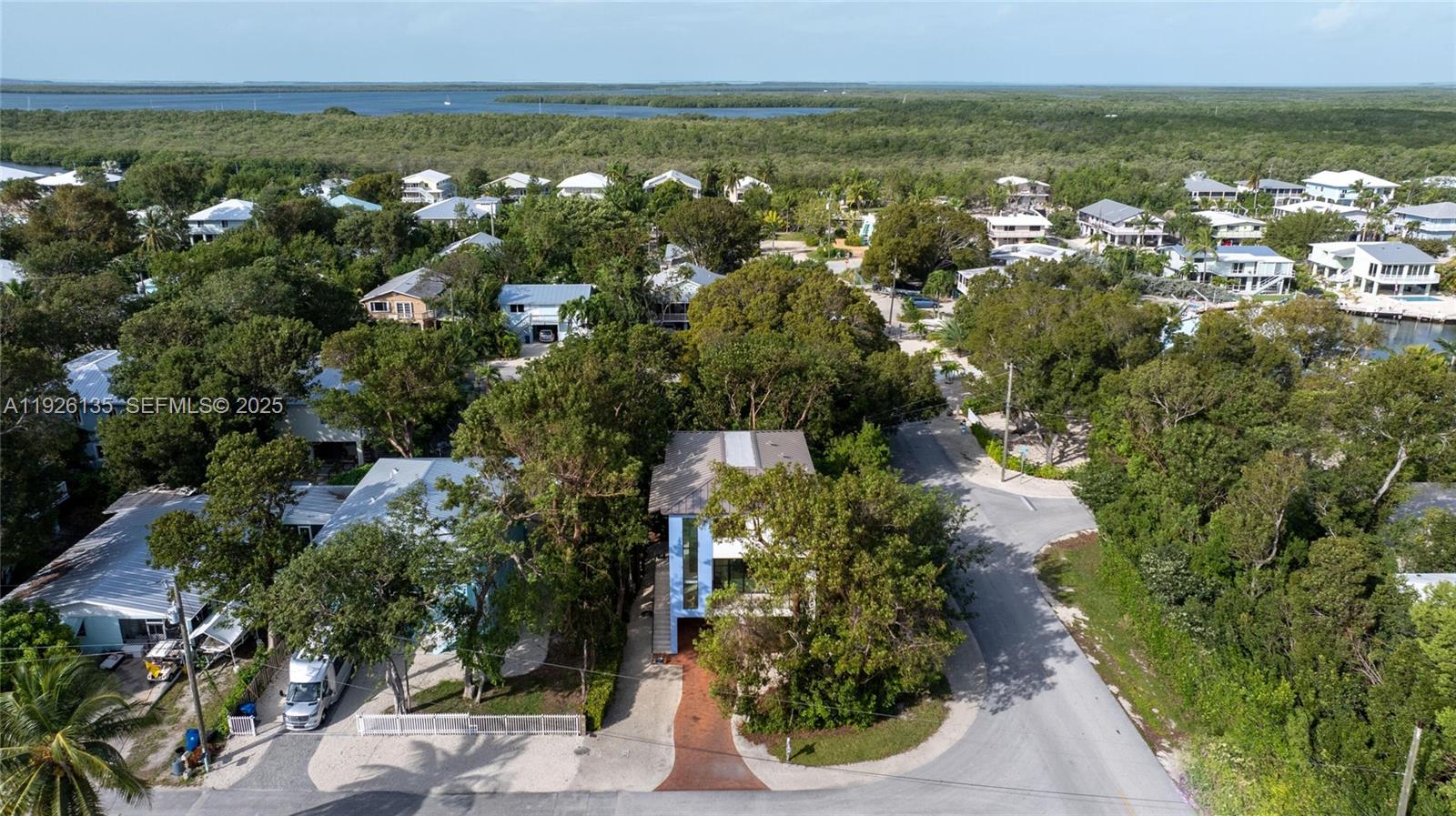 669 Colson Drive Key Largo, FL 33037 - Photo 3 of 28