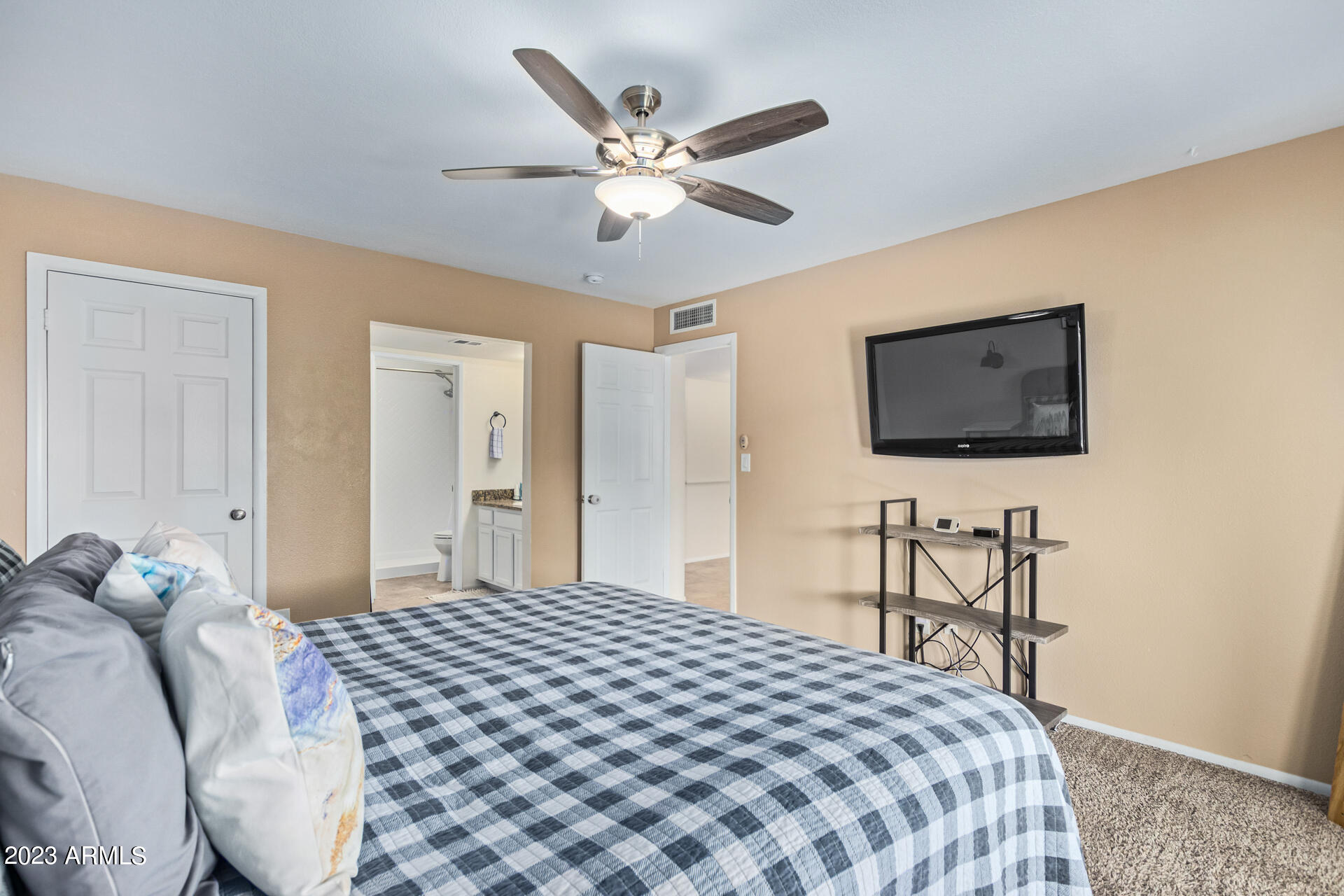 2637 East Libby Street Phoenix, AZ 85032 - Photo 17 of 26 20 - Libby