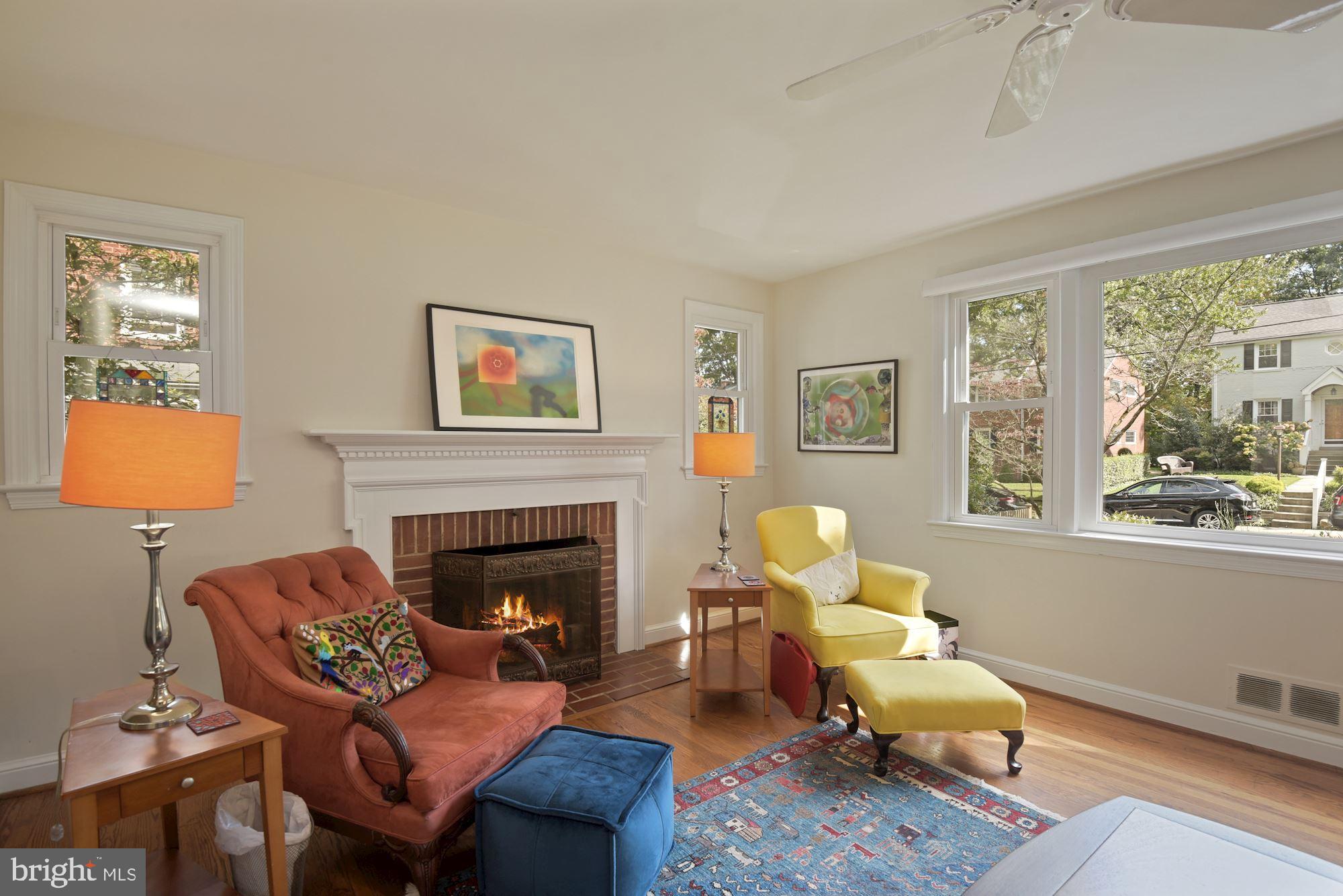 417 St Lawrence Drive Silver Spring, MD 20901 - Photo 4 of 29 Sun Filled Living Room