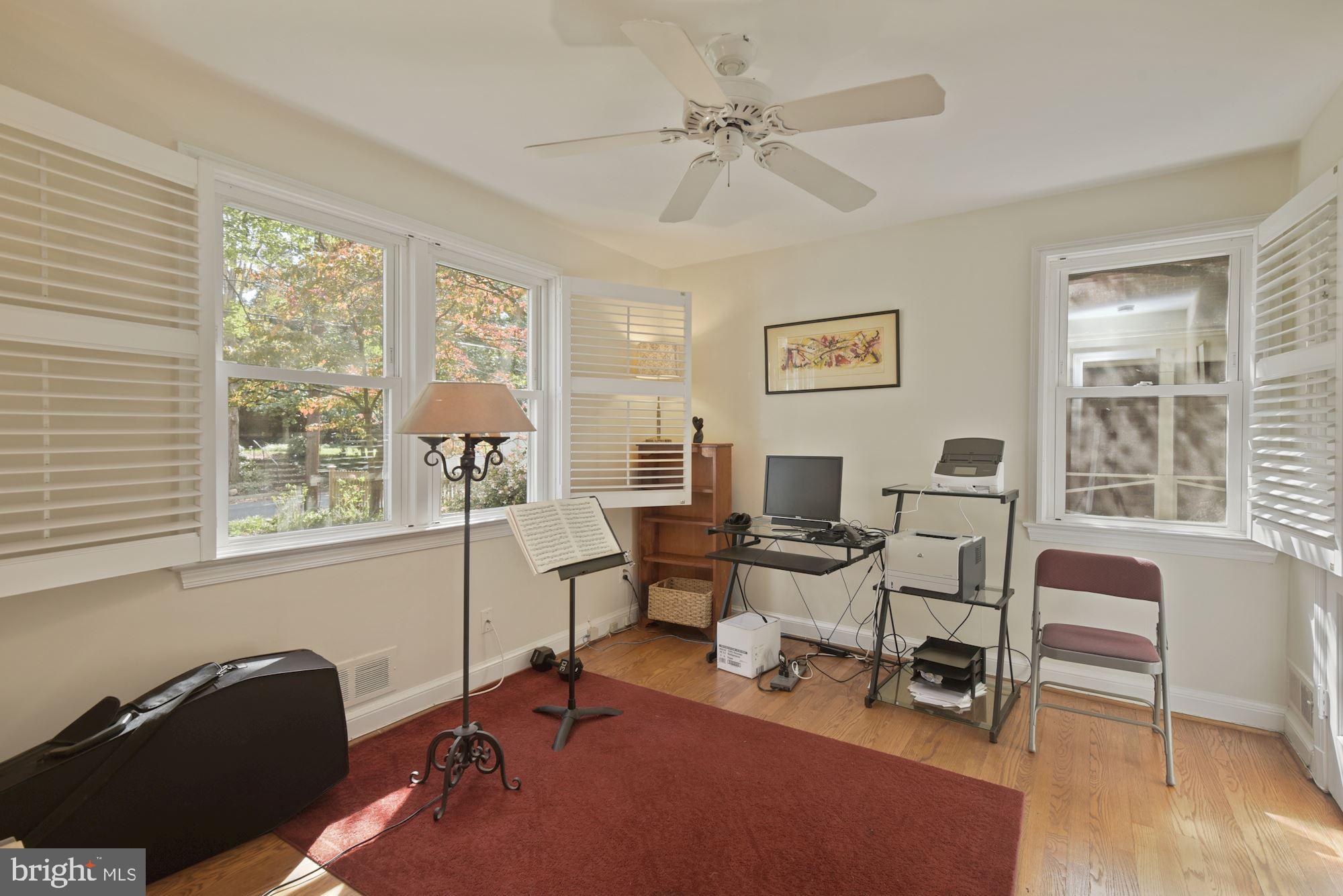 417 St Lawrence Drive Silver Spring, MD 20901 - Photo 10 of 29 First Floor Bedroom/Den
