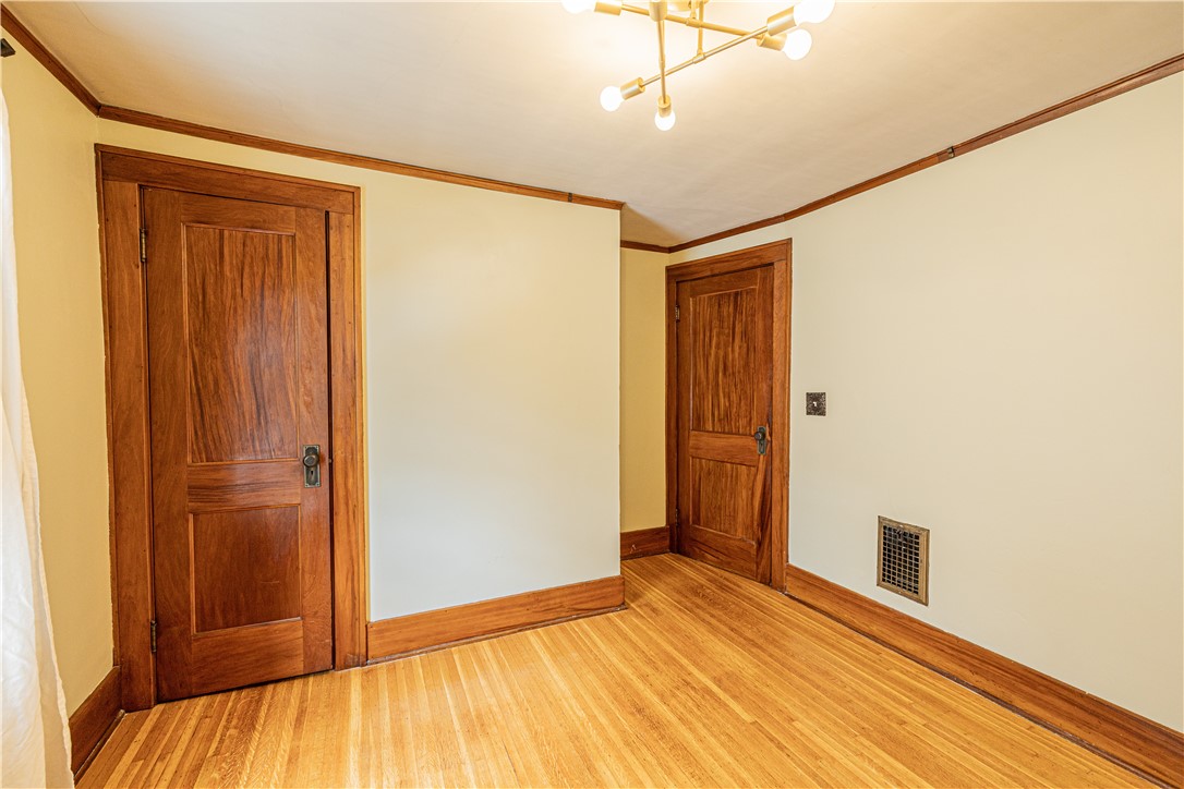 334 Marion Street Rochester, NY 14610 - Photo 21 of 37
