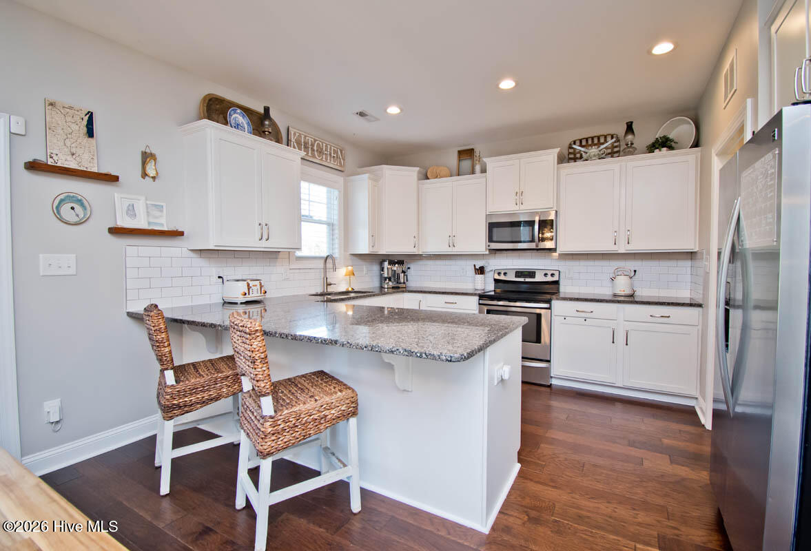 120 Christina Maria Way Cedar Point, NC 28584 - Photo 15 of 43 Kitchen w/Eat-in Bar