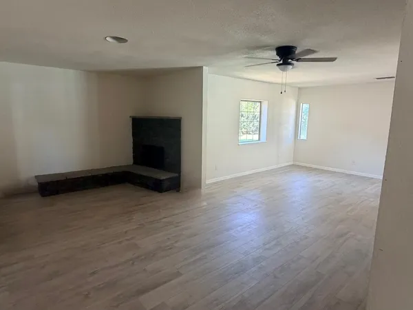 $480,000 | 435 South Armstrong Avenue, Fresno, CA 93727