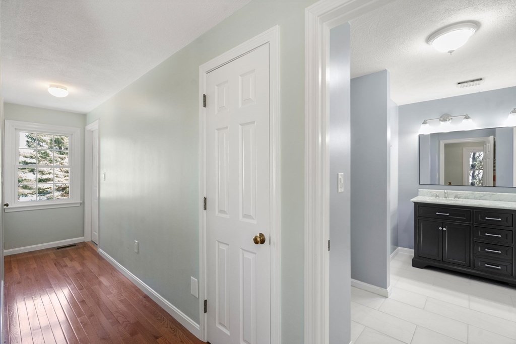 9 Oak Ridge Drive, Unit 6 Maynard, MA 01754 - Photo 23 of 39