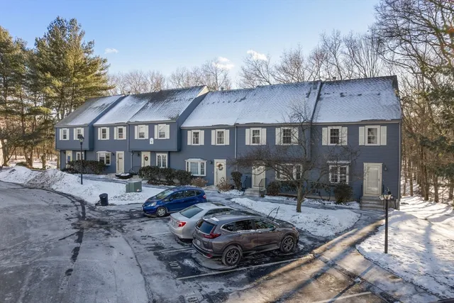 $469,900 | 9 Oak Ridge Drive, Unit 6, Maynard, MA 01754
