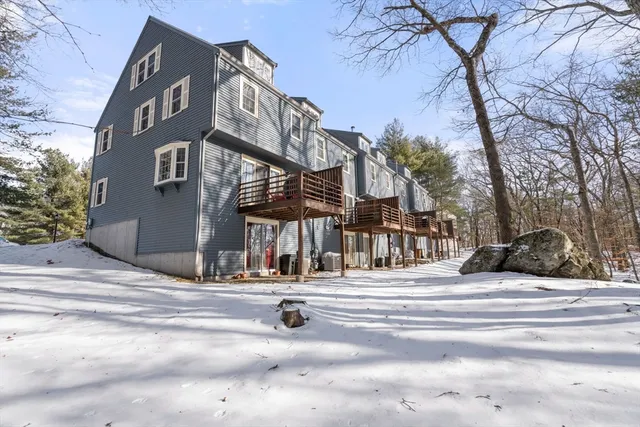 $469,900 | 9 Oak Ridge Drive, Unit 6, Maynard, MA 01754