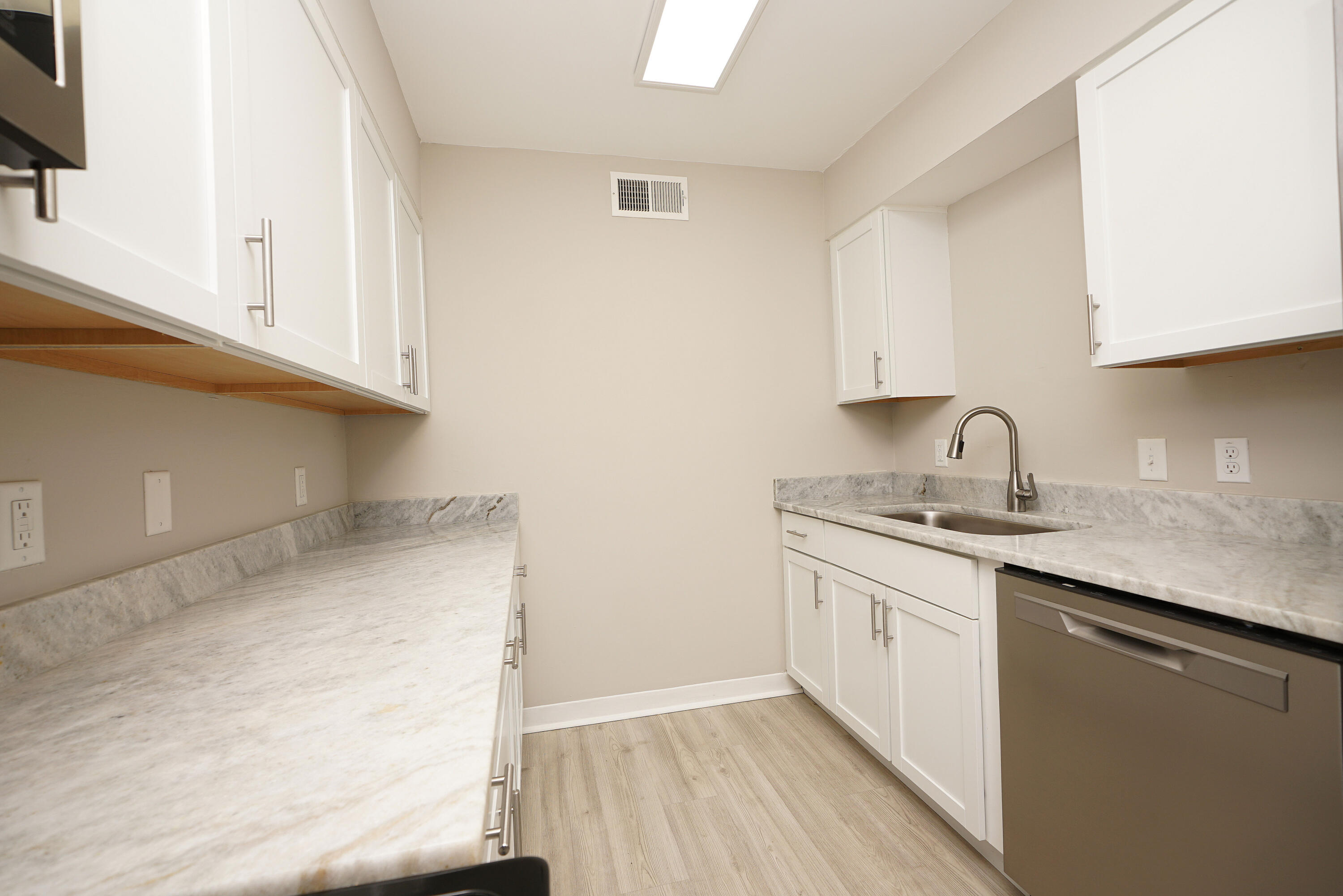 210 Pelham Road, Unit 212A Fort Walton Beach, FL 32547 - Photo 12 of 34 Kitchen