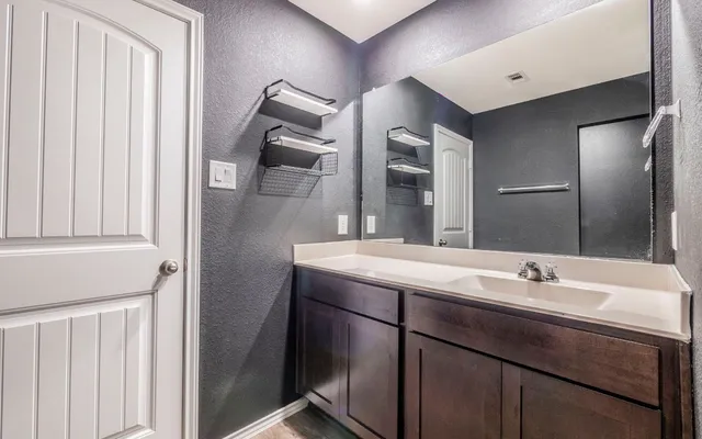 $279,900 | 352 Sickle Loop, Kyle, TX 78640