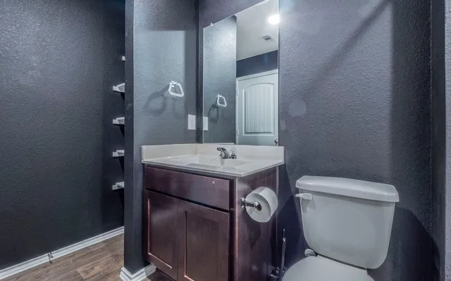 $279,900 | 352 Sickle Loop, Kyle, TX 78640