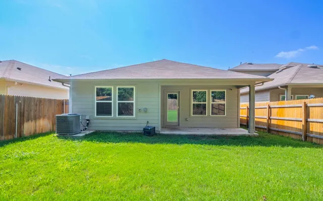 $279,900 | 352 Sickle Loop, Kyle, TX 78640