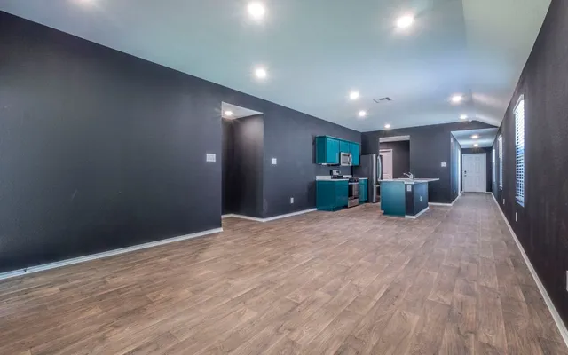 $279,900 | 352 Sickle Loop, Kyle, TX 78640