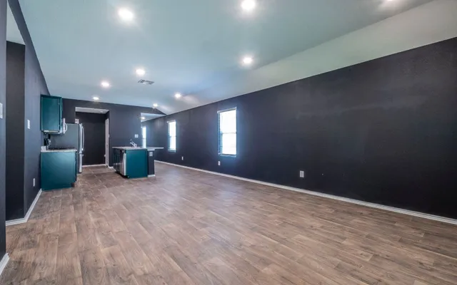 $279,900 | 352 Sickle Loop, Kyle, TX 78640