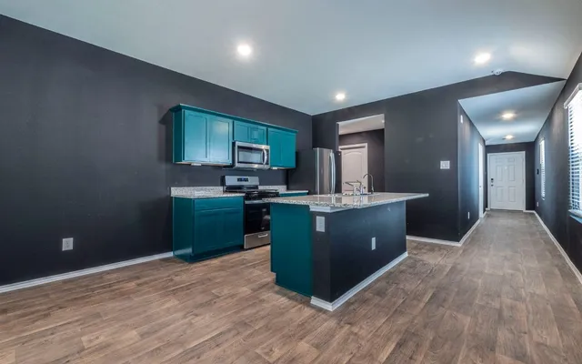 $279,900 | 352 Sickle Loop, Kyle, TX 78640