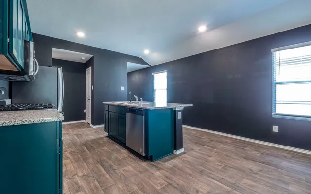 $279,900 | 352 Sickle Loop, Kyle, TX 78640