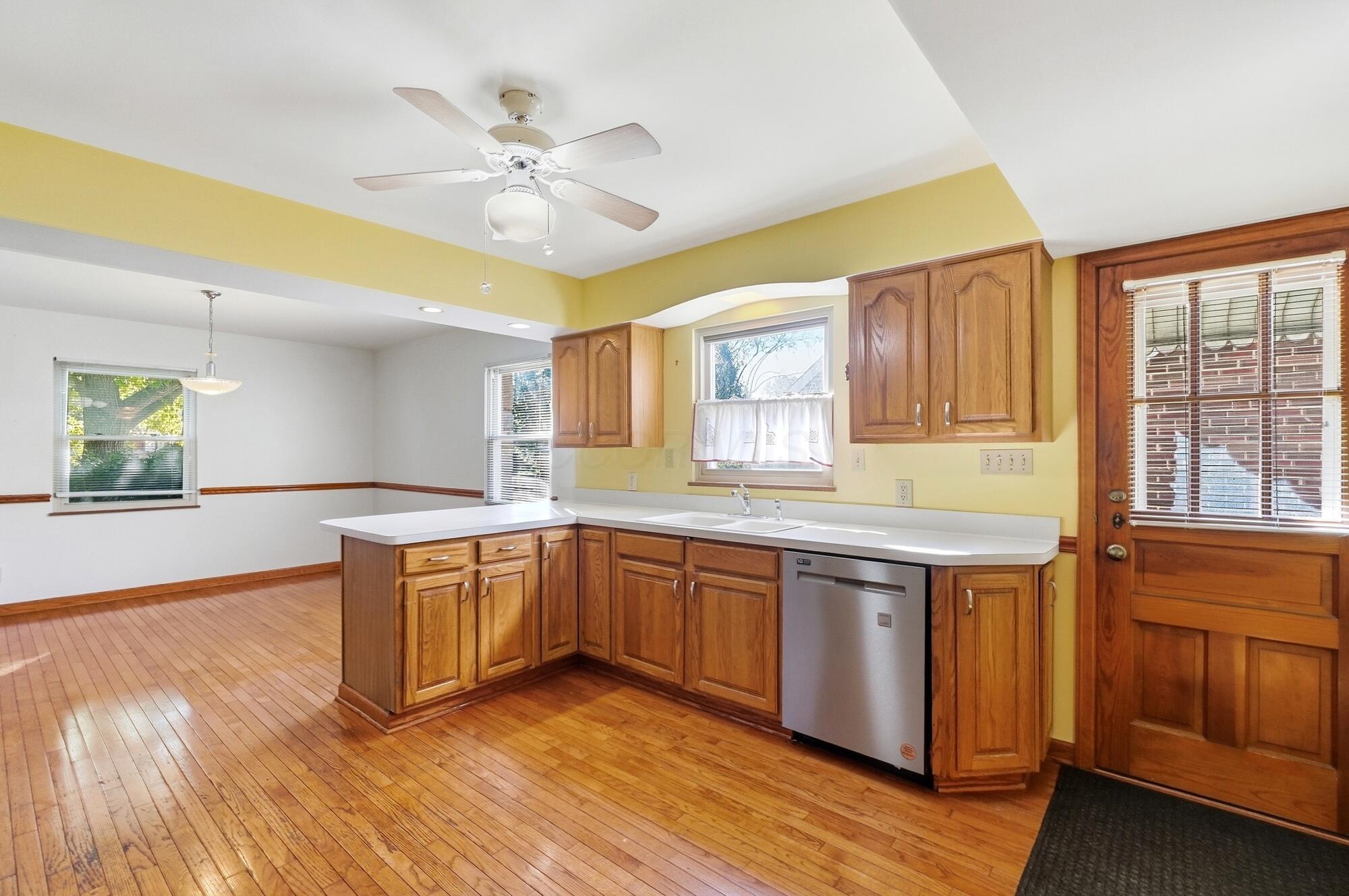 559 Enfield Road Columbus, OH 43209 - Photo 10 of 33 The kitchen has several windows to make it light and cheerful.