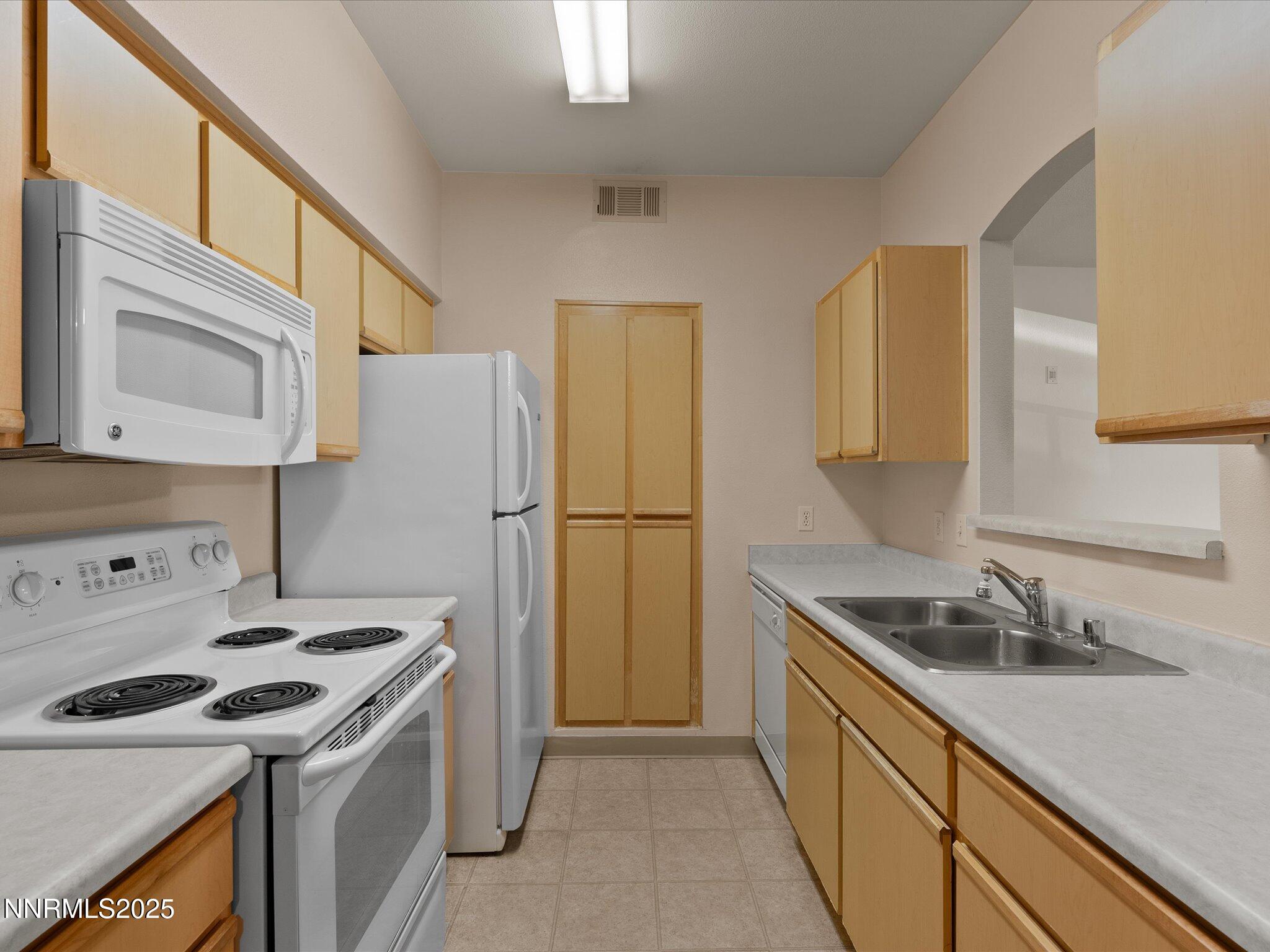 6850 Sharlands Avenue, Unit S1111 Reno, NV 89523 - Photo 10 of 28 12-6850 Sharlands Ave-Unit 1111-111