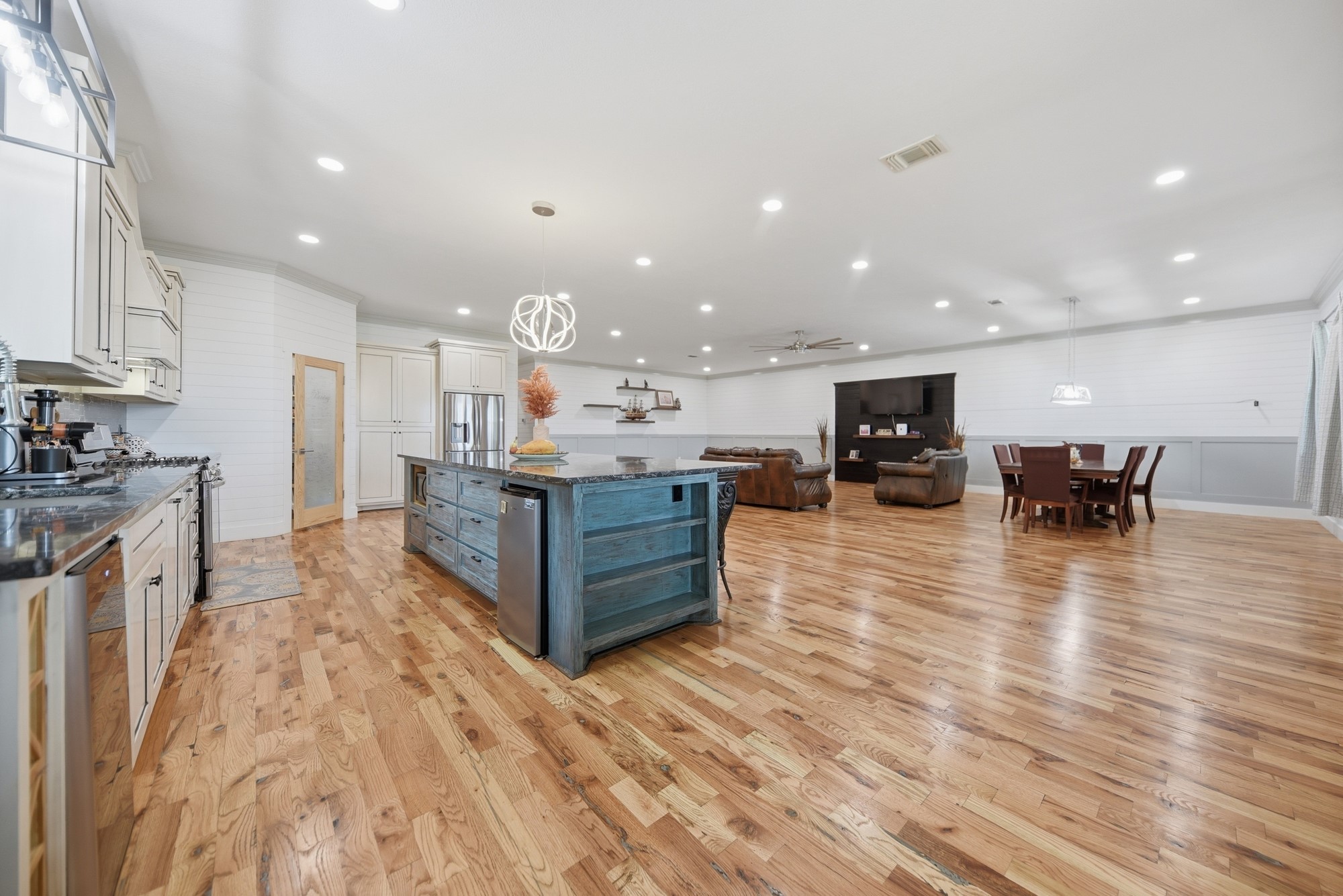 11234 North Loop Road Brenham, TX 77833 - Photo 17 of 50