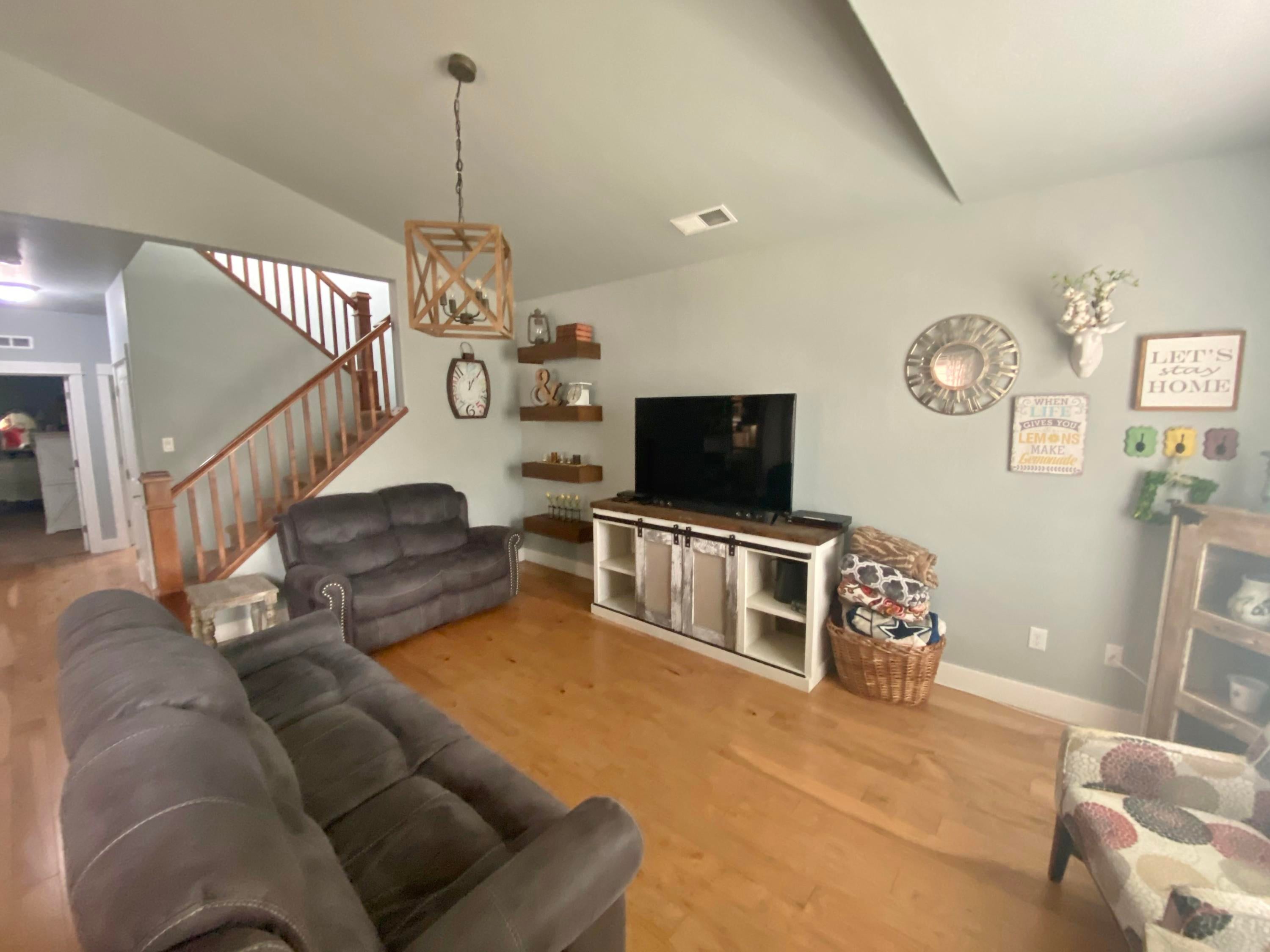 1150 Rustler Peak Street Central Point, OR 97502 - Photo 6 of 28 Living Area