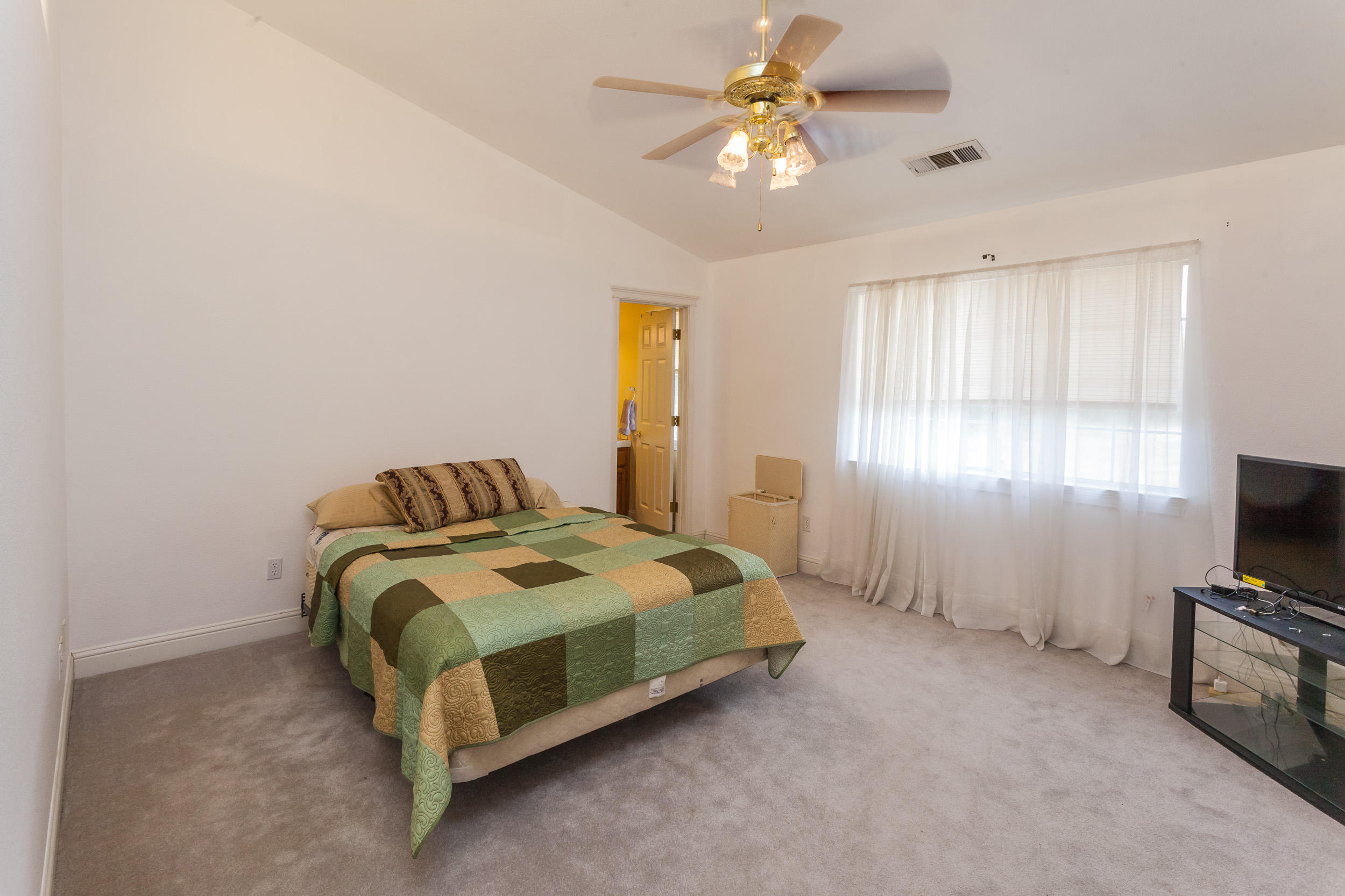 4906 Bidwell Road Redding, CA 96001 - Photo 18 of 29 Master
