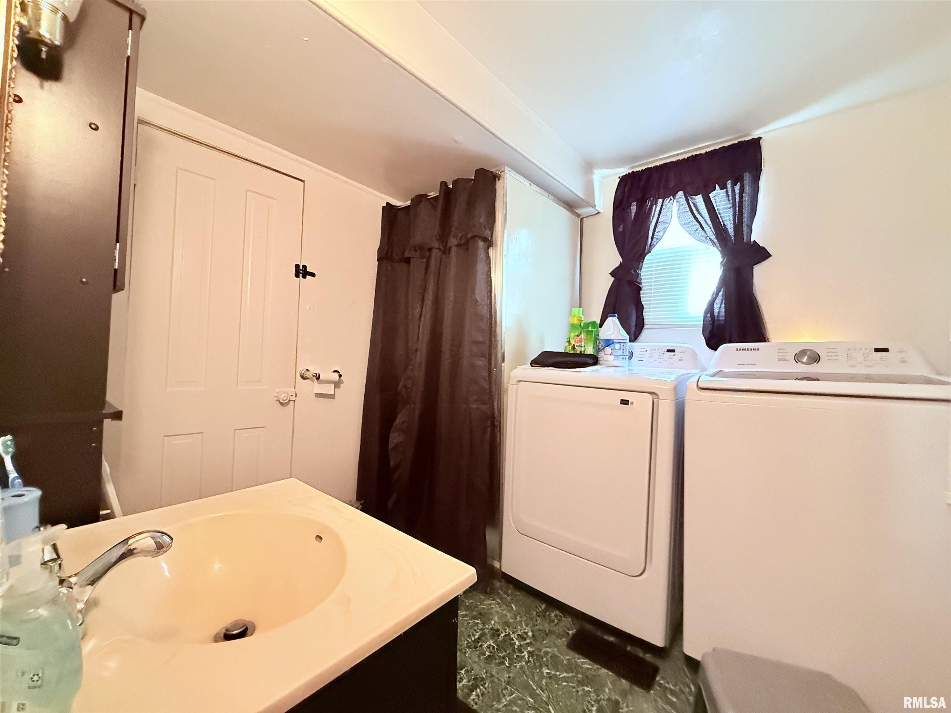 103 Baltimore Street Ridgway, IL 62979 - Photo 17 of 21