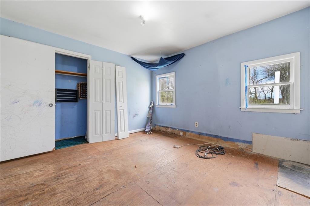 96 Meanor Street Imperial, PA 15126 - Photo 18 of 44 an empty room with windows