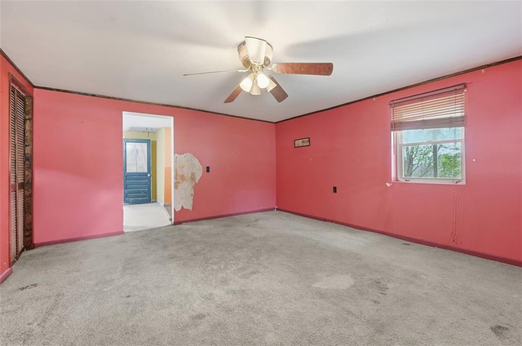 96 Meanor Street Imperial, PA 15126 - Photo 27 of 44 an empty room with windows