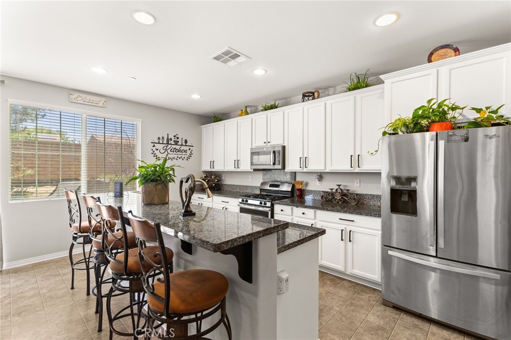 3731 Obsidian Road San Bernardino, CA 92407 - Photo 10 of 41