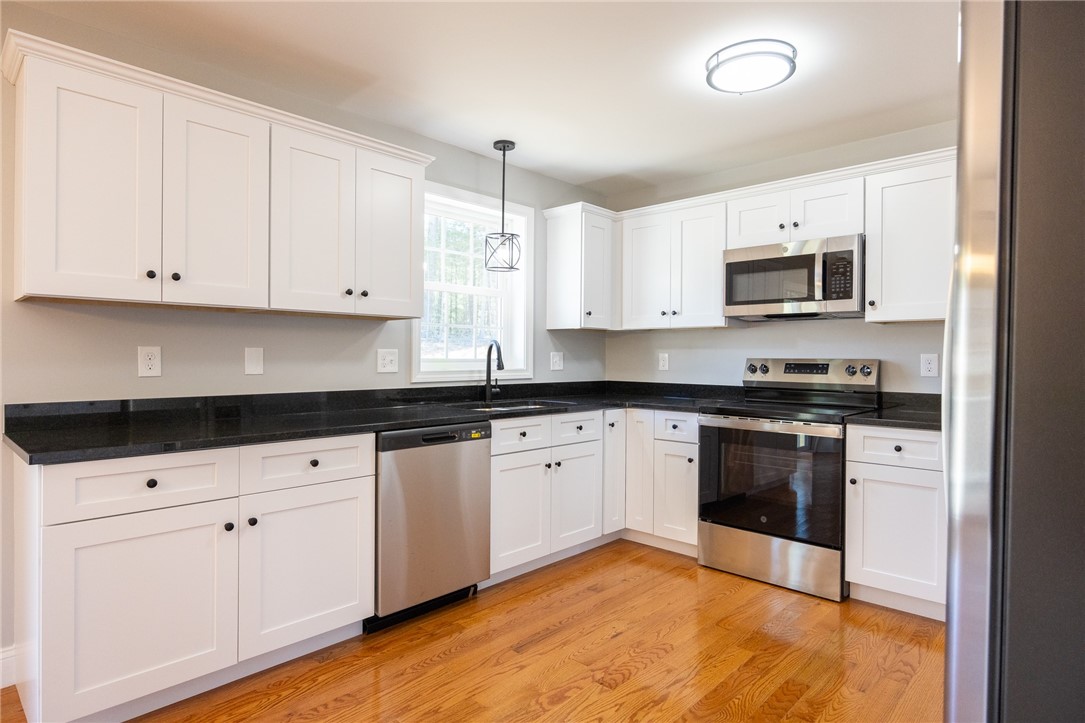 4 Boyd Brook Circle Coventry, RI 02816 - Photo 7 of 32 KITCHEN