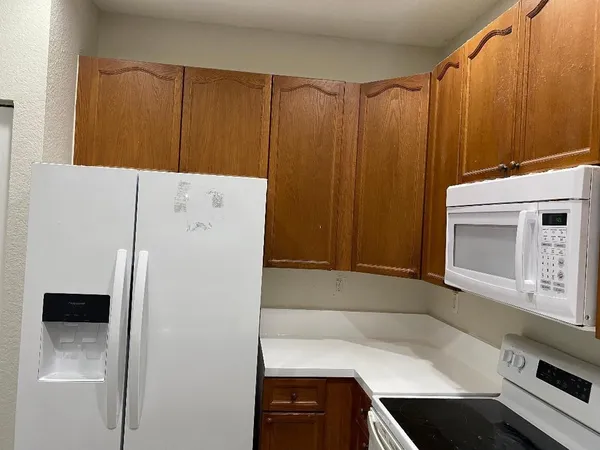 $2,600 | 3411 Merrick Court, Unit 1204, Margate, FL 33063