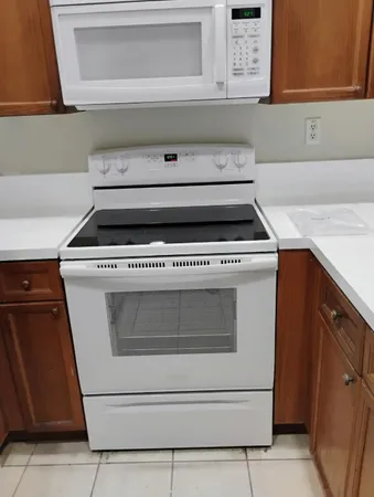 $2,600 | 3411 Merrick Court, Unit 1204, Margate, FL 33063