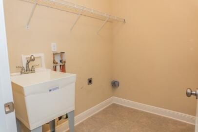 509 Pheasant Trail Crestview, FL 32536 - Photo 15 of 29 a bathroom with a sink a vanity and a mirror