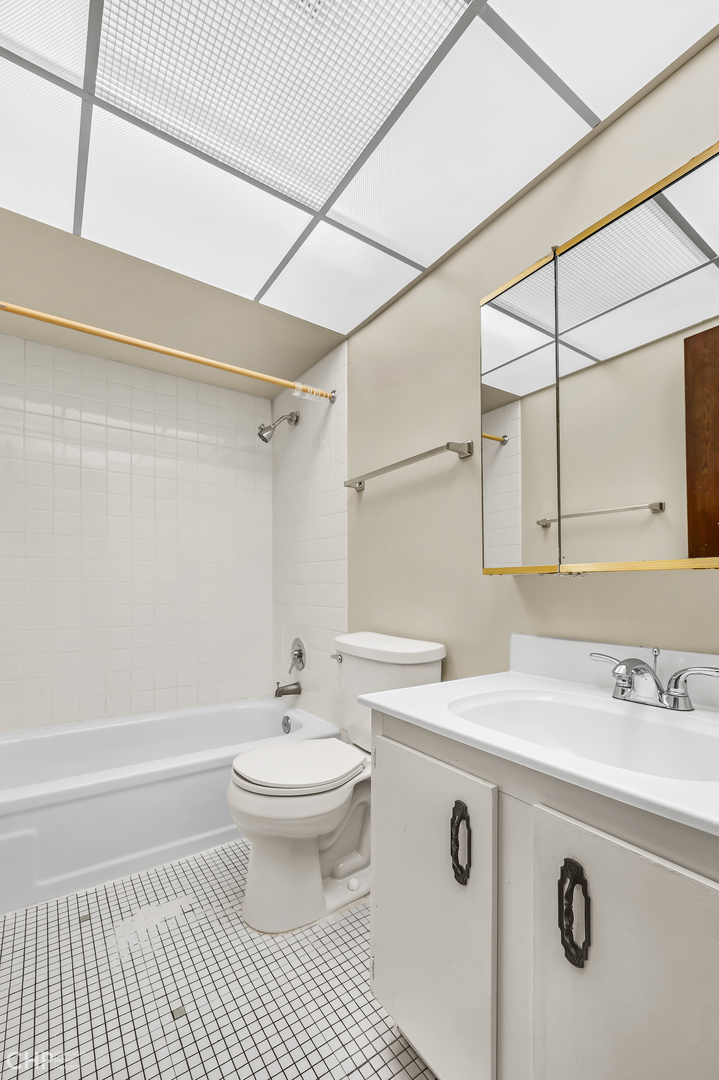 3746 Salem Walk, Unit A1 Northbrook, IL 60062 - Photo 10 of 15