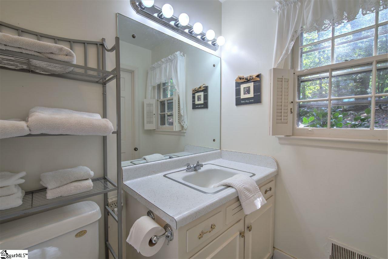 250 Laurel Road Greer, SC 29651 - Photo 29 of 36
