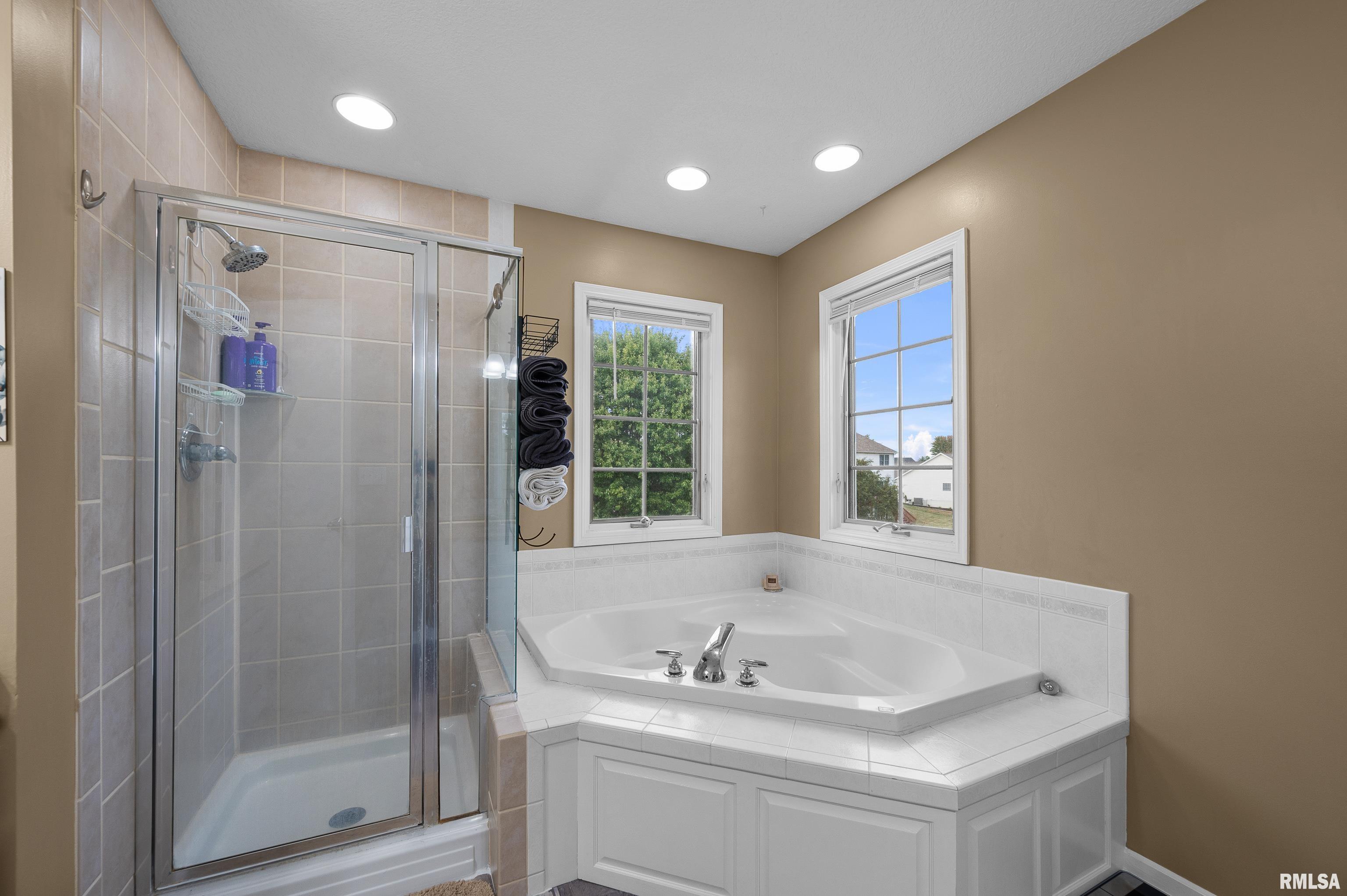 2008 Plum Tree Road Bettendorf, IA 52722 - Photo 20 of 47 Gallery Image 20