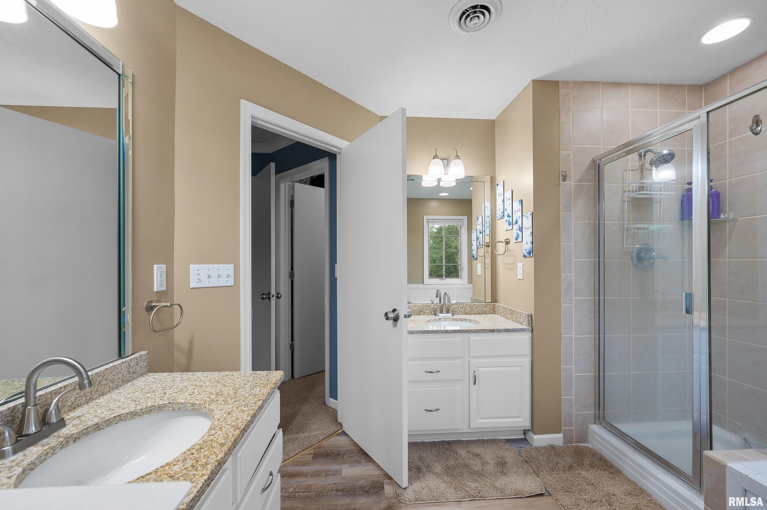 2008 Plum Tree Road Bettendorf, IA 52722 - Photo 21 of 47 Gallery Image 21