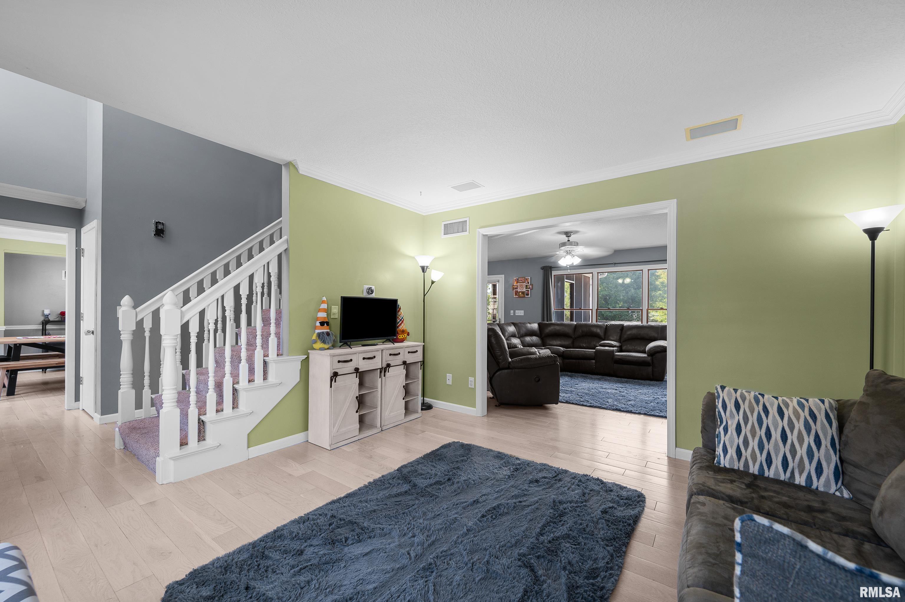 2008 Plum Tree Road Bettendorf, IA 52722 - Photo 5 of 47 Gallery Image 5