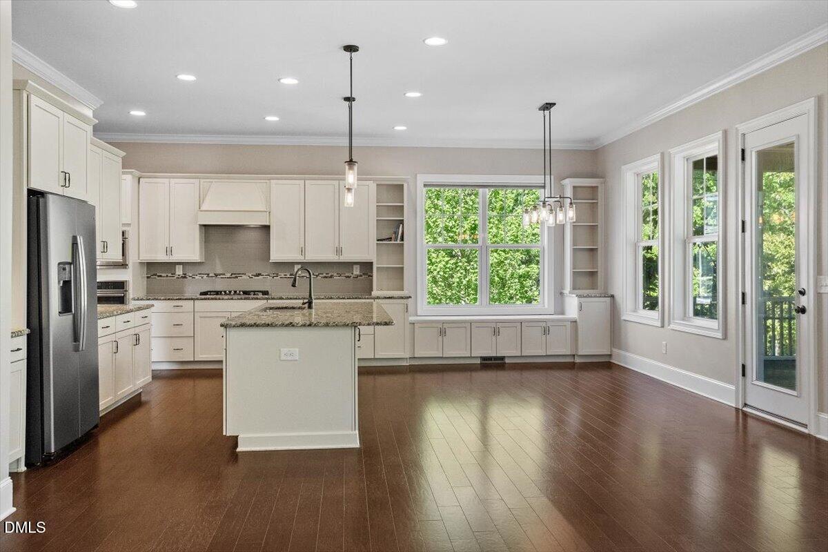 3000 Adonis Circle Raleigh, NC 27612 - Photo 11 of 37 Kitchen/Breakfast Room
