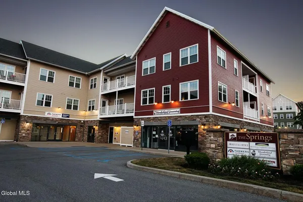 $2,042 | 60 Weibel Avenue, Unit 9HP303, Saratoga Springs, NY 12866