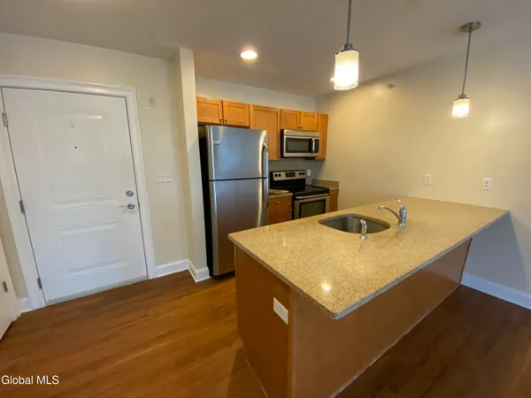 $2,042 | 60 Weibel Avenue, Unit 9HP303, Saratoga Springs, NY 12866