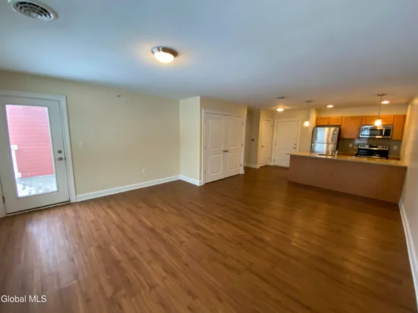 $2,042 | 60 Weibel Avenue, Unit 9HP303, Saratoga Springs, NY 12866