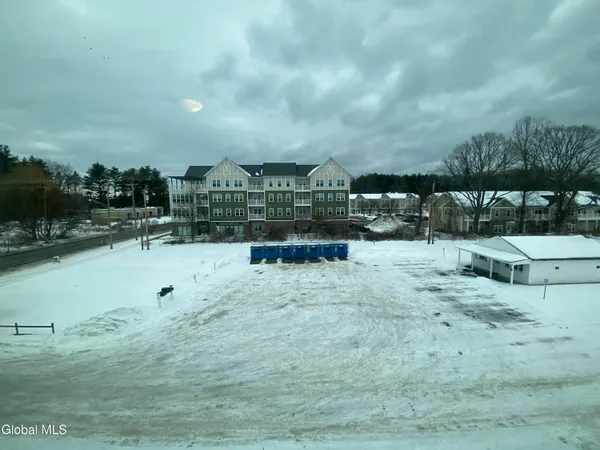 $2,042 | 60 Weibel Avenue, Unit 9HP303, Saratoga Springs, NY 12866