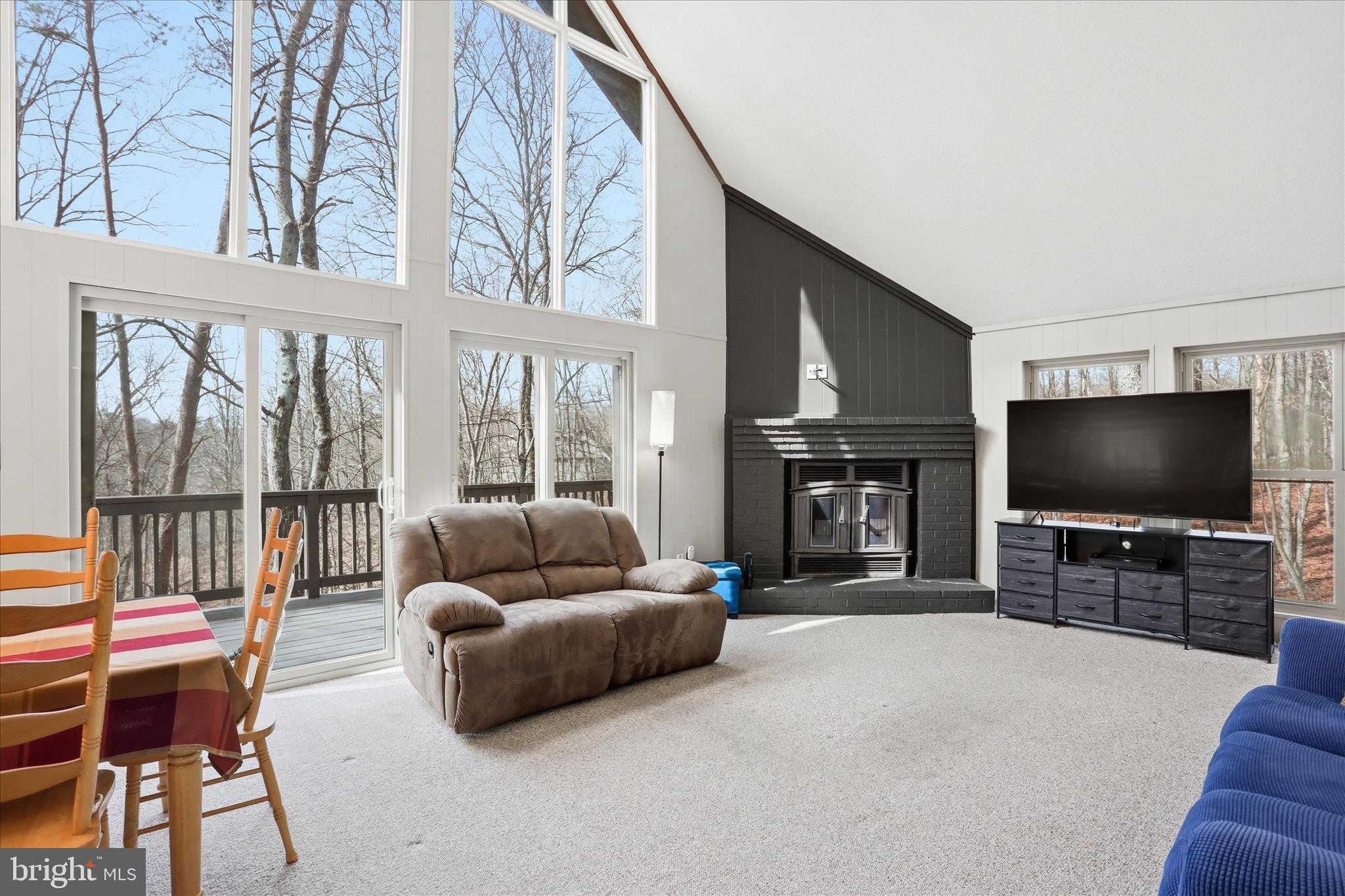 904 Walden Road Hedgesville, WV 25427 - Photo 2 of 4