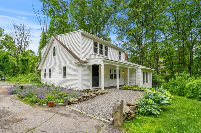 $625,000 | 129 Haverhill Road, East Kingston, NH 03827