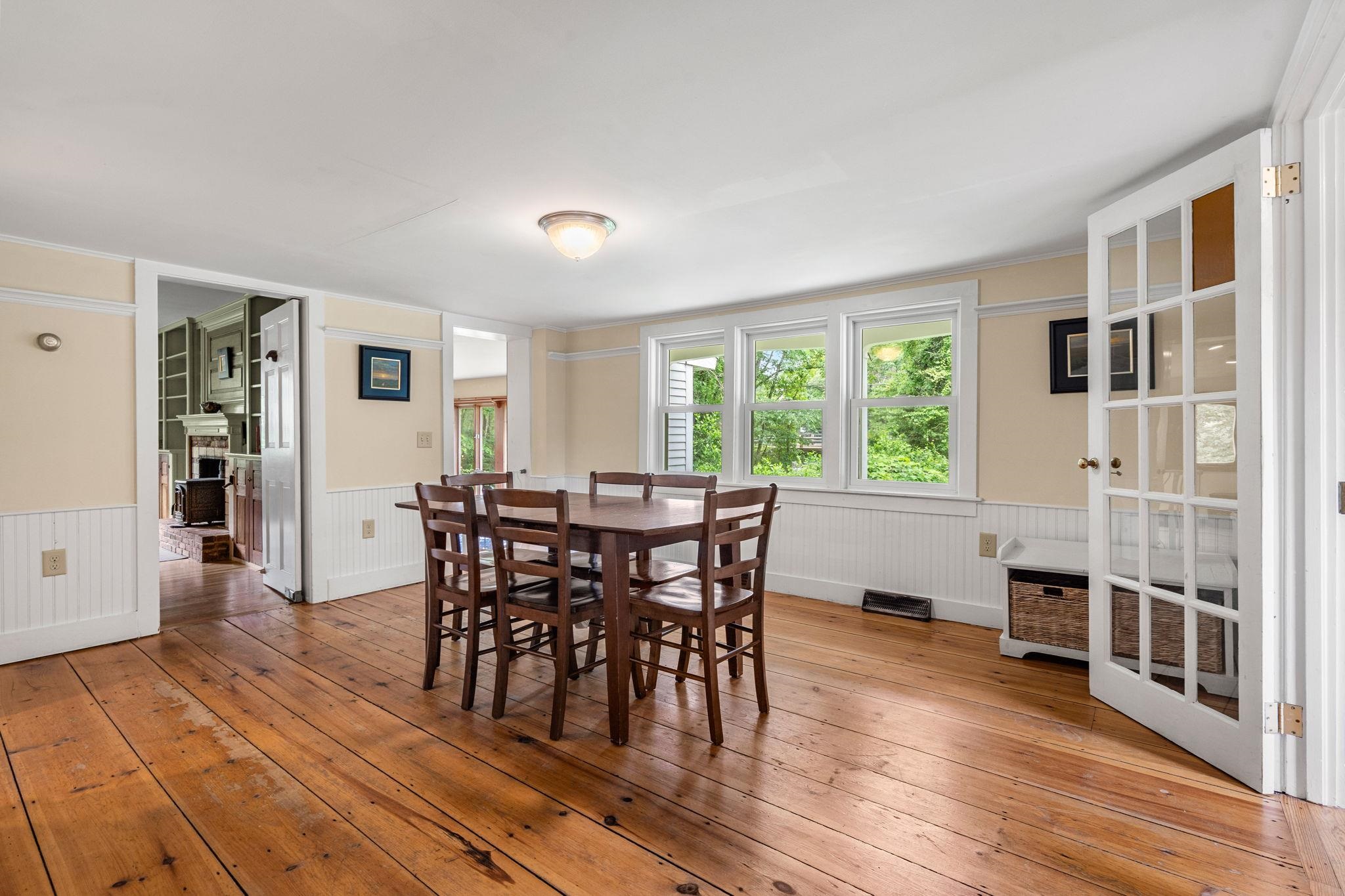 129 Haverhill Road East Kingston, NH 03827 - Photo 2 of 35