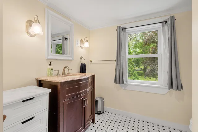 $625,000 | 129 Haverhill Road, East Kingston, NH 03827