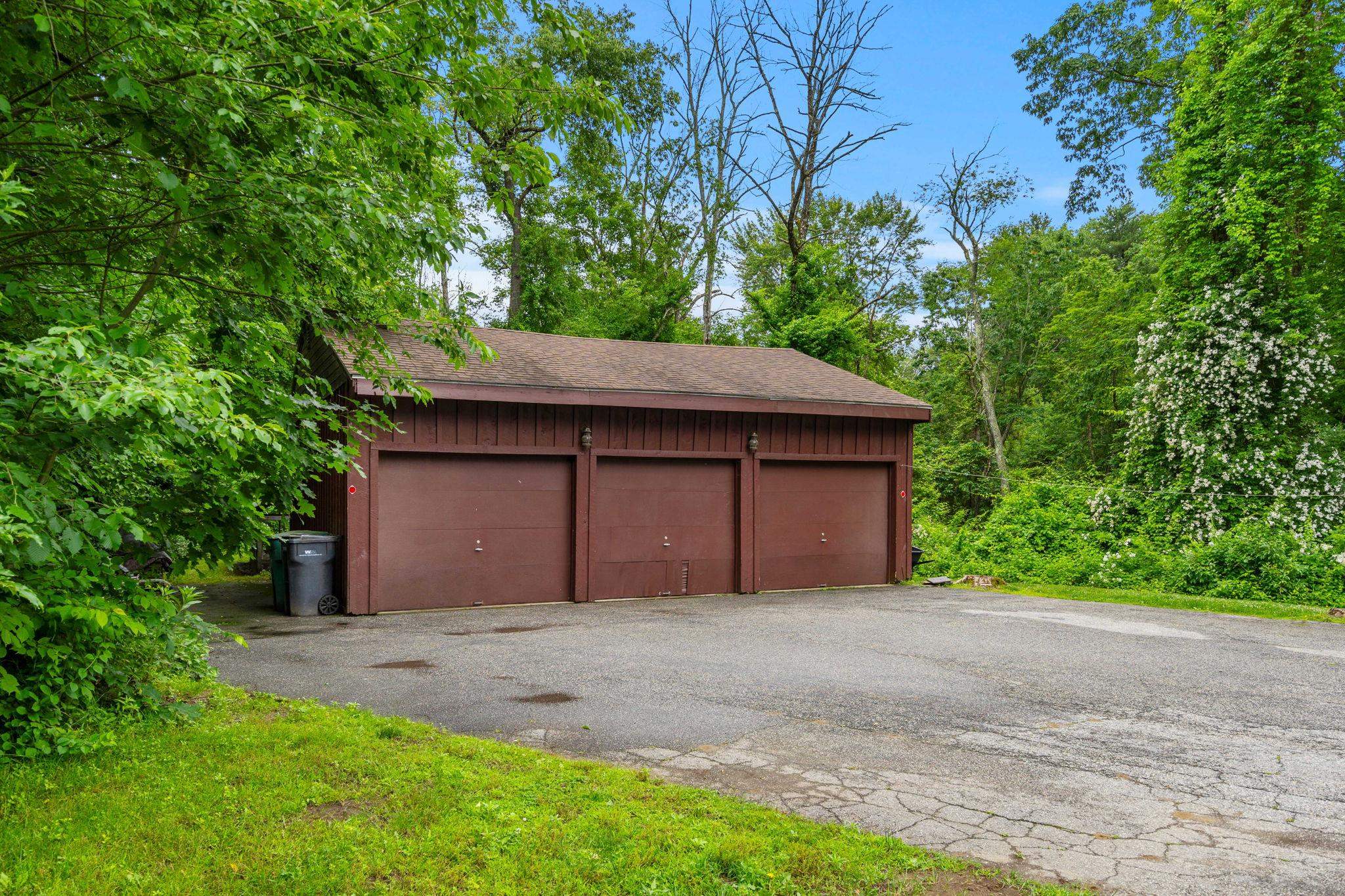 129 Haverhill Road East Kingston, NH 03827 - Photo 28 of 35