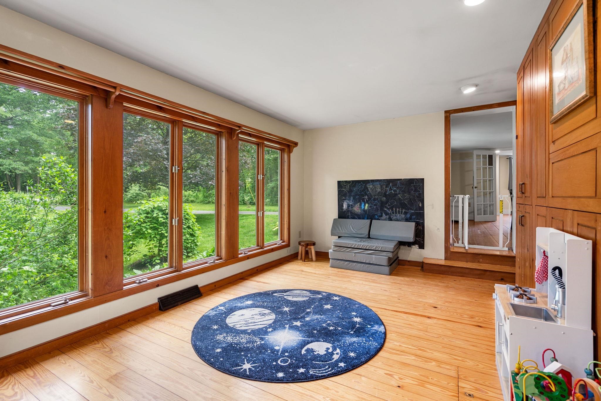 129 Haverhill Road East Kingston, NH 03827 - Photo 9 of 35