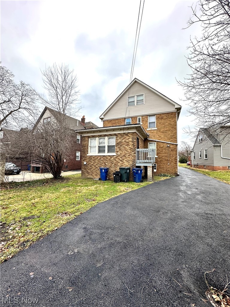 3228 Berkeley Road Cleveland, OH 44118 - Photo 25 of 26 View of back & Driveway