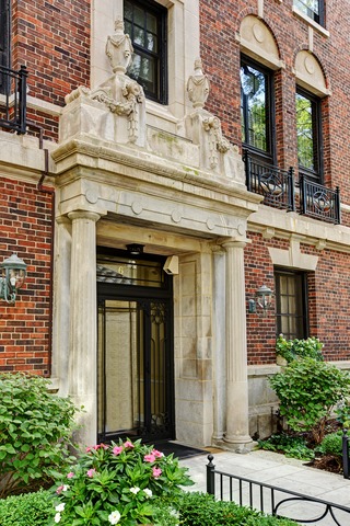 6 East Scott Street, Unit 6 Chicago, IL 60610 - Photo 1 of 25 front view of a building